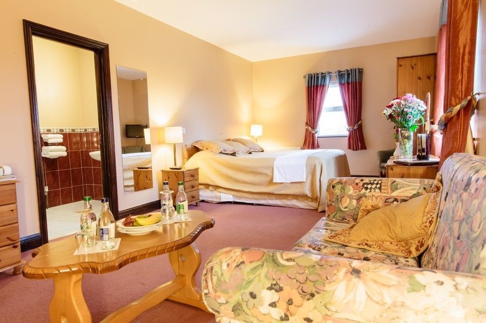 The Yeats County Inn Hotel Tubbercurry ภายนอก รูปภาพ