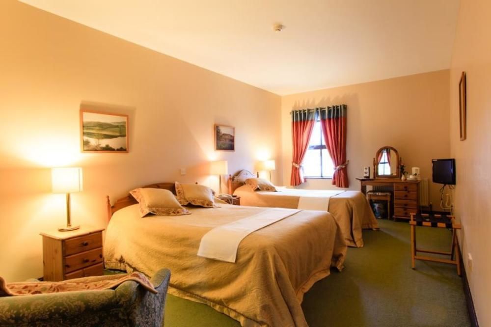 The Yeats County Inn Hotel Tubbercurry ภายนอก รูปภาพ