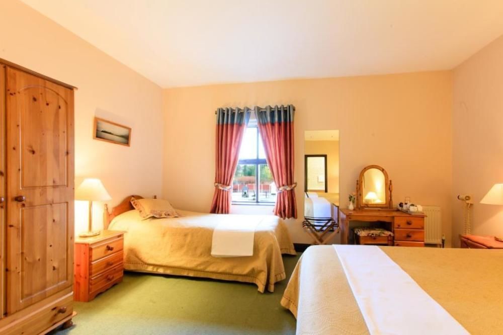 The Yeats County Inn Hotel Tubbercurry ภายนอก รูปภาพ