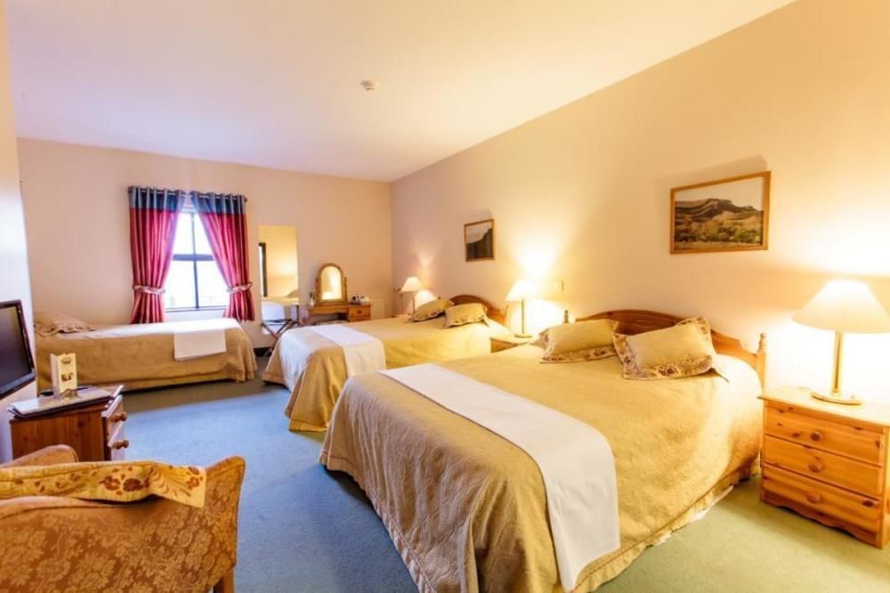 The Yeats County Inn Hotel Tubbercurry ภายนอก รูปภาพ